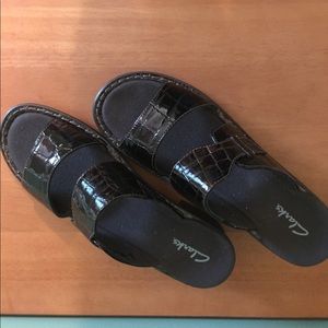 Clarks Deanna Brown Leather Slides